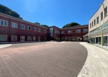 Edificio all\'aperto - Ufficio Via Piscine Eden Rock
 
2, Bastia Umbra - foto 18