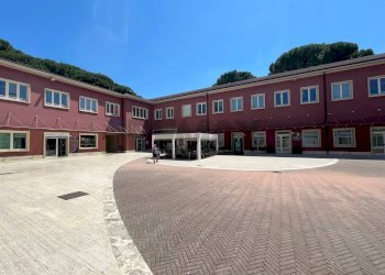 Edificio all\'aperto - Ufficio Via Piscine Eden Rock
 
2, Bastia Umbra - foto 20