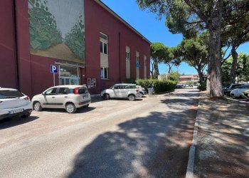 Edificio all\'aperto - Ufficio Via Piscine Eden Rock
 
2, Bastia Umbra - foto 22