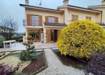 Casa all\'aperto - Villa a Schiera Via Cardinal Amedeo delle Lanze
 
15, Montanaro - foto 1
