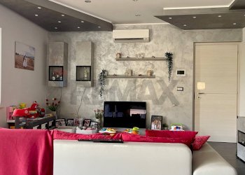 Soggiorno - Box via Rimembranze
 
70, Mineo - foto 28