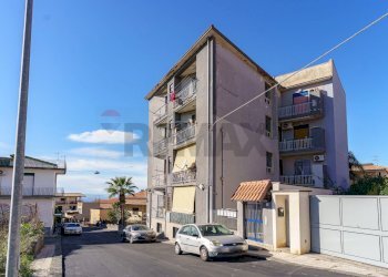 Edificio all\'aperto - Appartamento via imera
 
10, Motta Sant'Anastasia - foto 1