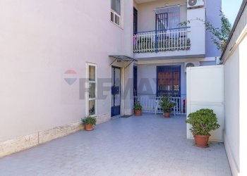 ingresso portone - Appartamento via imera
 
10, Motta Sant'Anastasia - foto 2