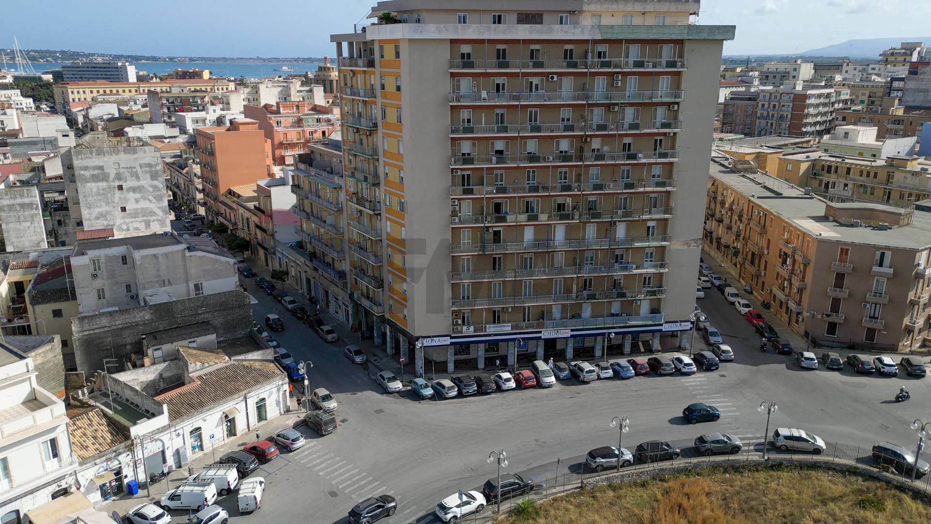 Edificio all\'aperto - Locale Commerciale Piazza della Vittoria
40, Siracusa - foto 3