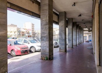 Edificio all\'aperto - Locale Commerciale Piazza della Vittoria
40, Siracusa - foto 45