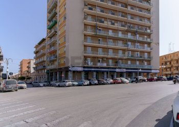 Edificio all\'aperto - Locale Commerciale Piazza della Vittoria
40, Siracusa - foto 48