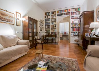 Sala da pranzo - Quadrilocale Viale Regina Margherita
 
8/A, Catania - foto 1