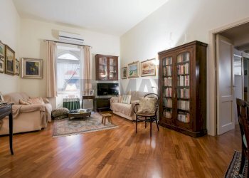 Soggiorno - Quadrilocale Viale Regina Margherita
 
8/A, Catania - foto 6