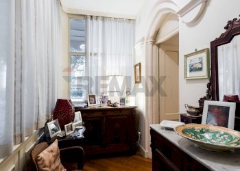 Hall / corridoio - Quadrilocale Viale Regina Margherita
 
8/A, Catania - foto 8