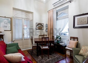 Sala da pranzo - Quadrilocale Viale Regina Margherita
 
8/A, Catania - foto 9