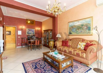 Sala da pranzo - Quadrilocale Via Tommaso Fazello
 
7, Catania - foto 4