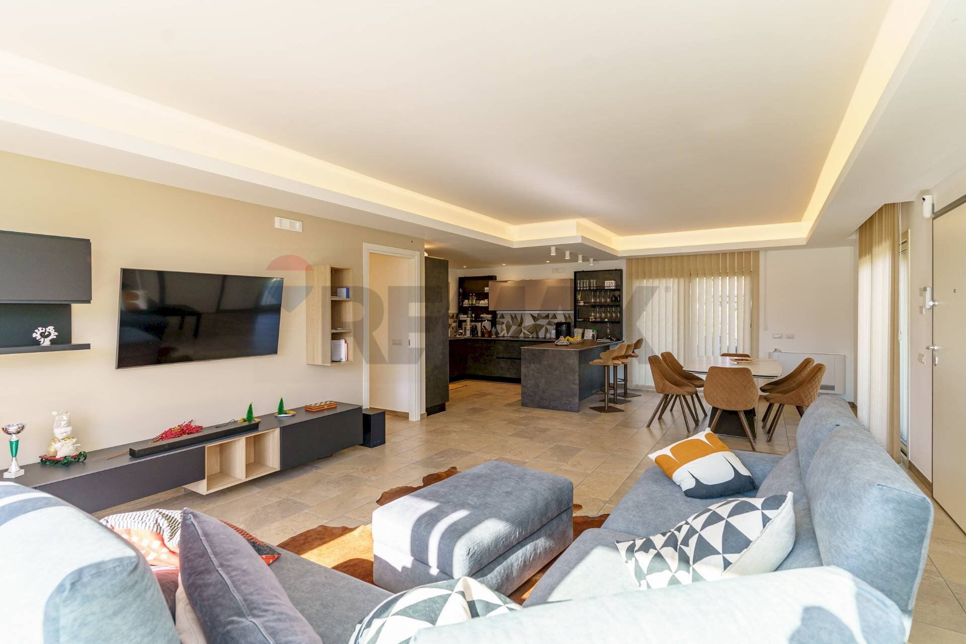 Sala da pranzo - Villa Via Fossa Lupo
15, Aci Sant'Antonio - foto 3