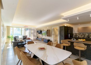 Sala da pranzo - Villa Via Fossa Lupo
 
15, Aci Sant'Antonio - foto 1