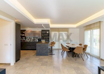 Sala da pranzo - Villa Via Fossa Lupo
 
15, Aci Sant'Antonio - foto 4