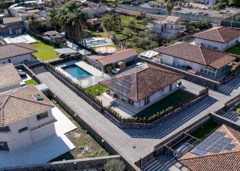 Edificio all\'aperto - Villa Via Fossa Lupo
 
15, Aci Sant'Antonio - foto 32