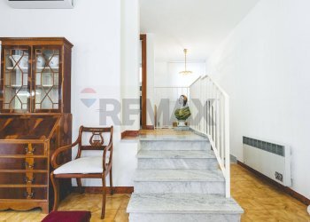 Scale - Quadrilocale Traversa C di Via Gaetano Martino
 
15, Taormina - foto 11