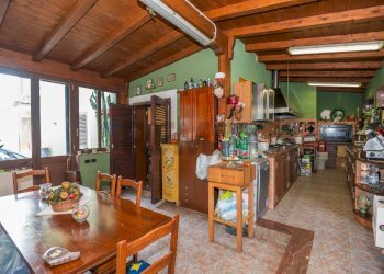 Sala da pranzo - Villa traversa gebbiazza
 
13, Siracusa - foto 17