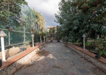 Edificio all\'aperto - Villa traversa gebbiazza
 
13, Siracusa - foto 80