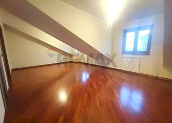 Stanza vuota - Villa a Schiera Via Sandro Pertini
 
17, San Nicola la Strada - foto 24