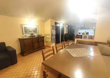 Sala da pranzo - Villa a Schiera Via Sandro Pertini
 
17, San Nicola la Strada - foto 37