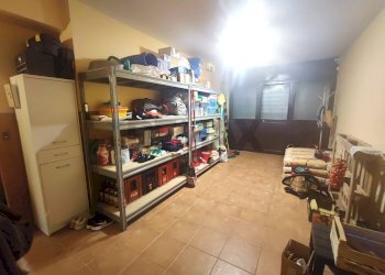 Dispensa di stoccaggio - Villa a Schiera Via Sandro Pertini
 
17, San Nicola la Strada - foto 40