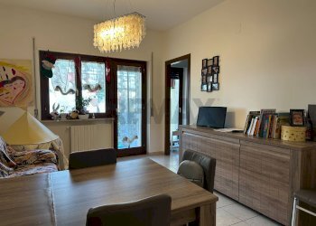 Sala da pranzo - Bilocale Via Madonna delle Grazie
 
15, L'Aquila - foto 9