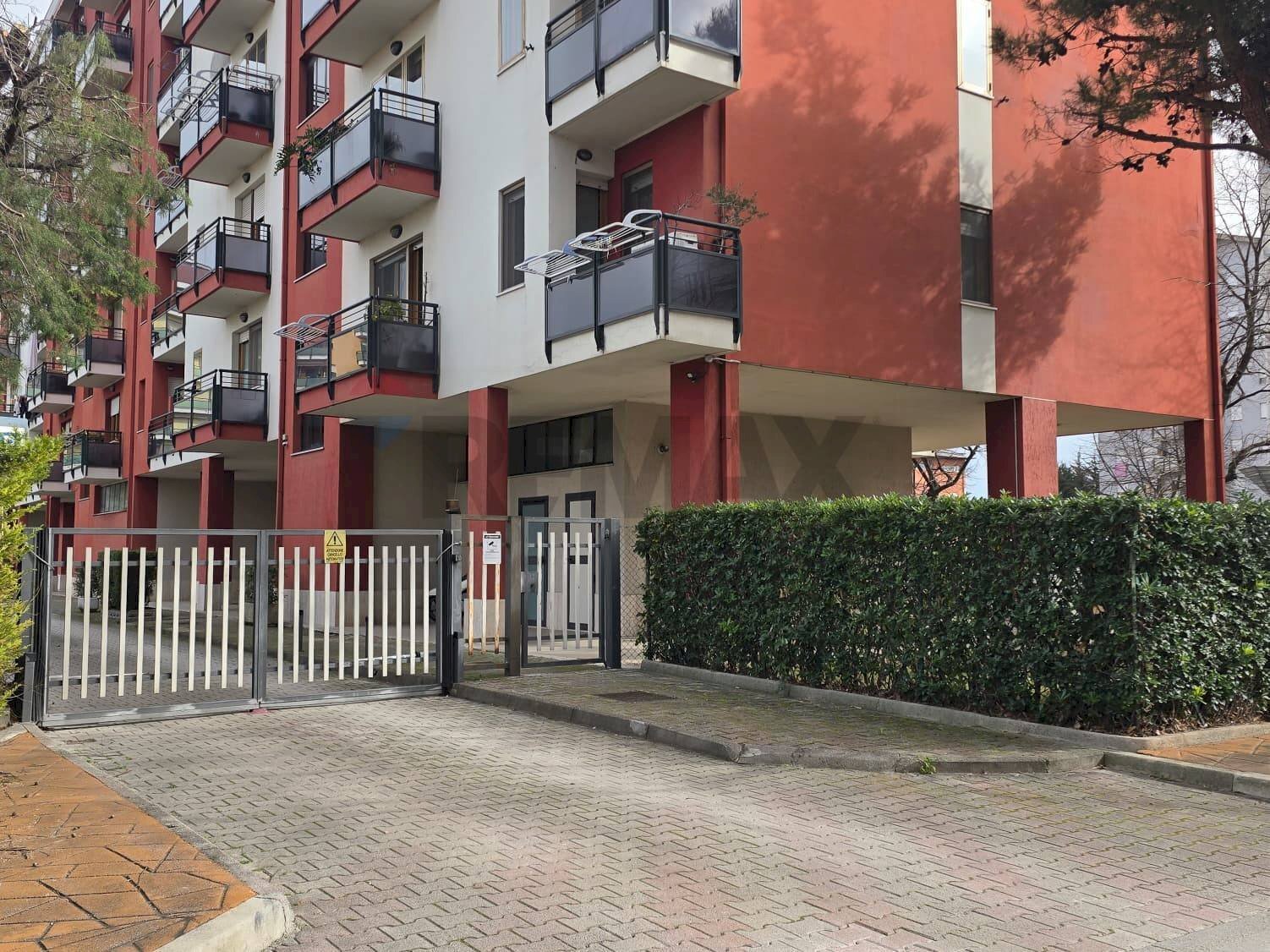 Edificio all\'aperto - Apartment Via Aldo Moro
 
40, Pescara - photo 3