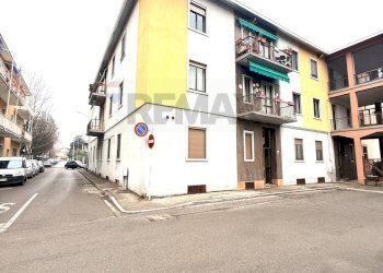 Edificio all\'aperto - Bilocale piazzale Tevere
 
8, Pavia - foto 1