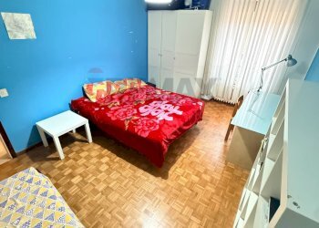 Camera / camera da letto - Bilocale piazzale Tevere
 
8, Pavia - foto 9