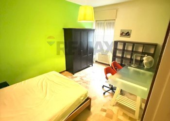 Camera / camera da letto - Bilocale piazzale Tevere
 
8, Pavia - foto 12