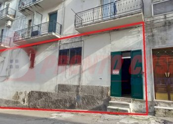 Foto 1 - Locale Commerciale Via PAPA GIOVANNI XXIII
 
3-5, Ischitella - foto 1