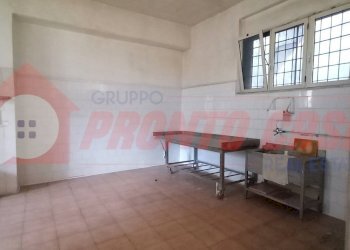 Foto 13 - Locale Commerciale Via PAPA GIOVANNI XXIII
 
3-5, Ischitella - foto 13