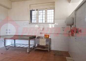 Foto 14 - Locale Commerciale Via PAPA GIOVANNI XXIII
 
3-5, Ischitella - foto 14