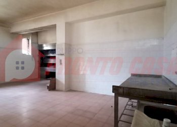 Foto 15 - Locale Commerciale Via PAPA GIOVANNI XXIII
 
3-5, Ischitella - foto 15