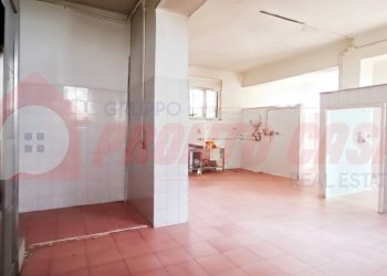 Foto 21 - Locale Commerciale Via PAPA GIOVANNI XXIII
 
3-5, Ischitella - foto 21