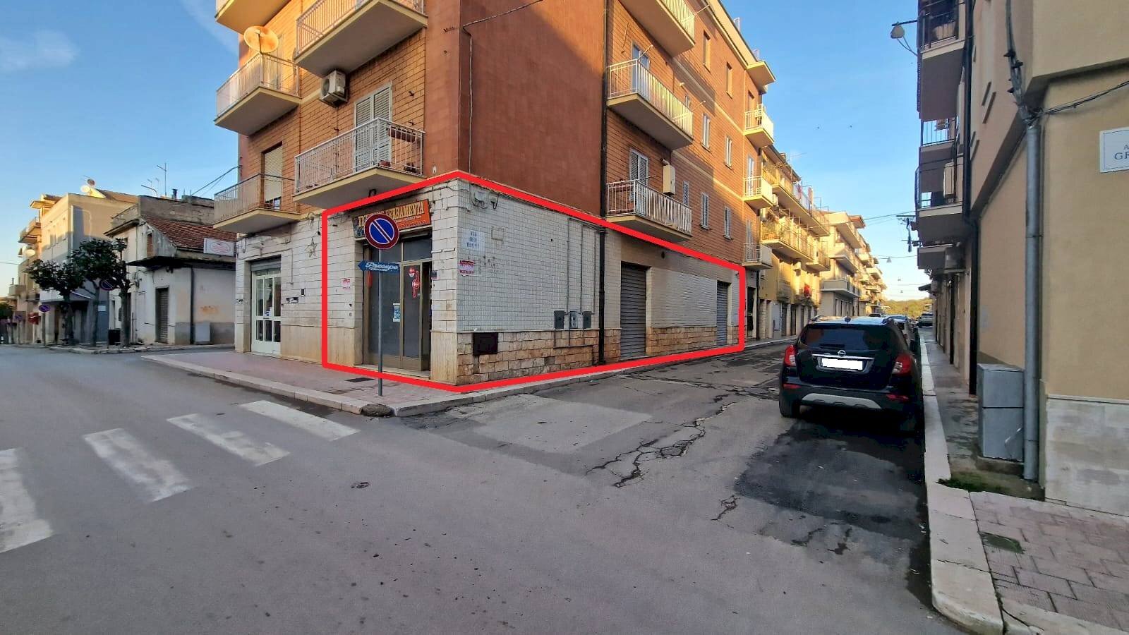 Foto 2 - Locale Commerciale Via Antonio Gramsci
 
260, San Nicandro Garganico - foto 2