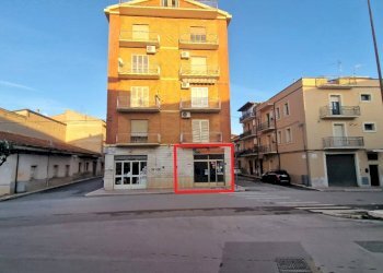 Foto 1 - Locale Commerciale Via Antonio Gramsci
 
260, San Nicandro Garganico - foto 1