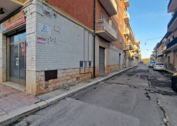 Foto 5 - Locale Commerciale Via Antonio Gramsci
 
260, San Nicandro Garganico - foto 5