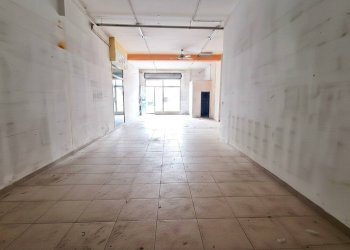 Foto 9 - Locale Commerciale Via Antonio Gramsci
 
260, San Nicandro Garganico - foto 9