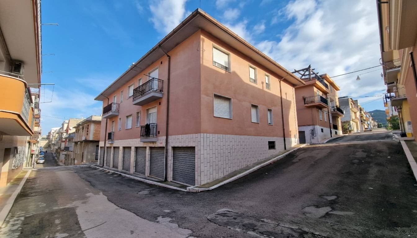 Foto 1 - Box Via Michele Carvone
 
snc, San Nicandro Garganico - photo 1