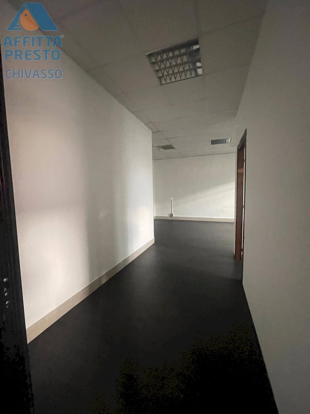 Foto 3 - Negozio Viale Cavour, Chivasso - foto 2