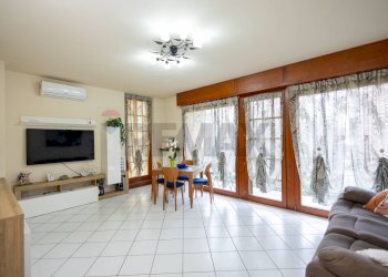 Sala da pranzo - Apartment via Borgoratto
 
11, Torrazza Piemonte - photo 1