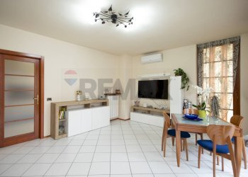 Sala da pranzo - Apartment via Borgoratto
 
11, Torrazza Piemonte - photo 2