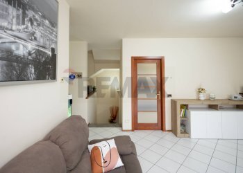 Soggiorno - Apartment via Borgoratto
 
11, Torrazza Piemonte - photo 4
