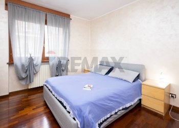 Camera / camera da letto - Apartment via Borgoratto
 
11, Torrazza Piemonte - photo 15