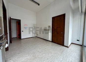 Stanza vuota - Negozio Piazza XXV Aprile
 
15, Sala Baganza - foto 5