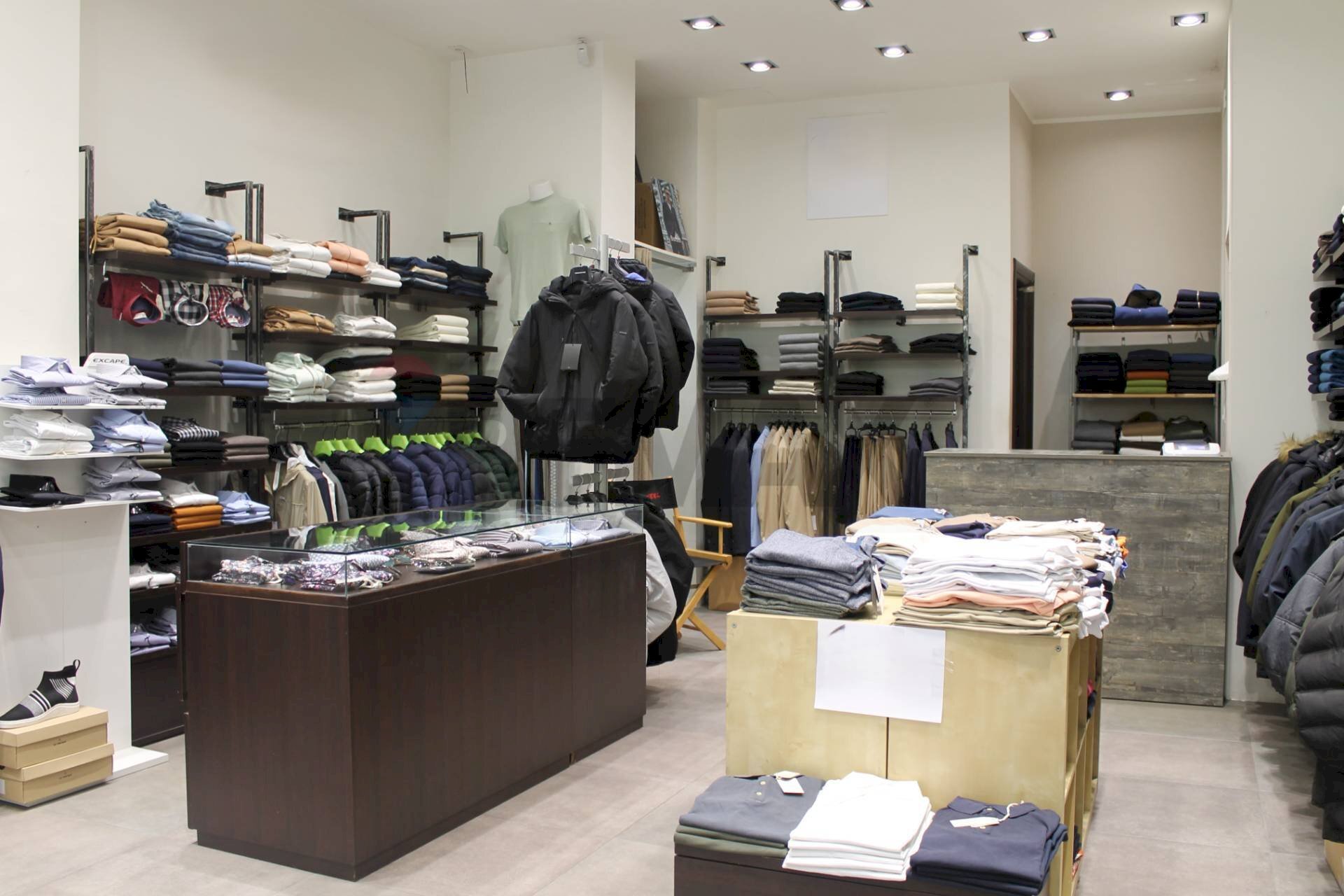 Non correlato - Attività Commerciale Via Dell'Epomeo
 
1, Napoli - foto 2