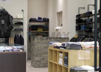 Cabina armadio - Attività Commerciale Via Dell'Epomeo
1, Napoli - foto 9