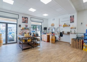 Ufficio - Commercial Activity Piazza Pallavicino
 
36, Palermo - photo 3