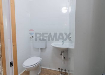 Bagno - Commercial Activity Piazza Pallavicino
 
36, Palermo - photo 13